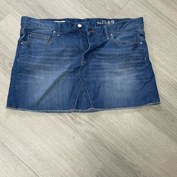GAP Dresses & Skirts - Gap Women's Blue Denim Skirt 31R